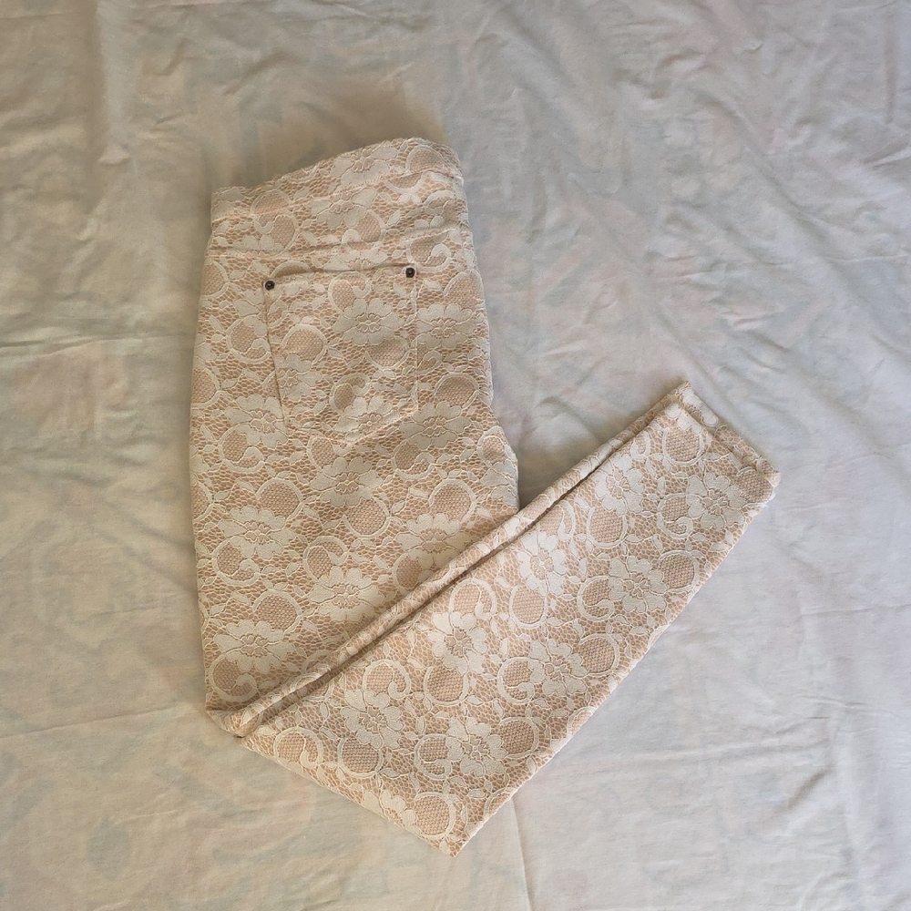 HUE bonded Lace Knit Floral Women Pant